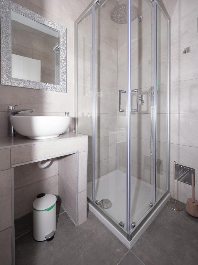 Arena Delight Studio Apartments Пула Екстериор снимка