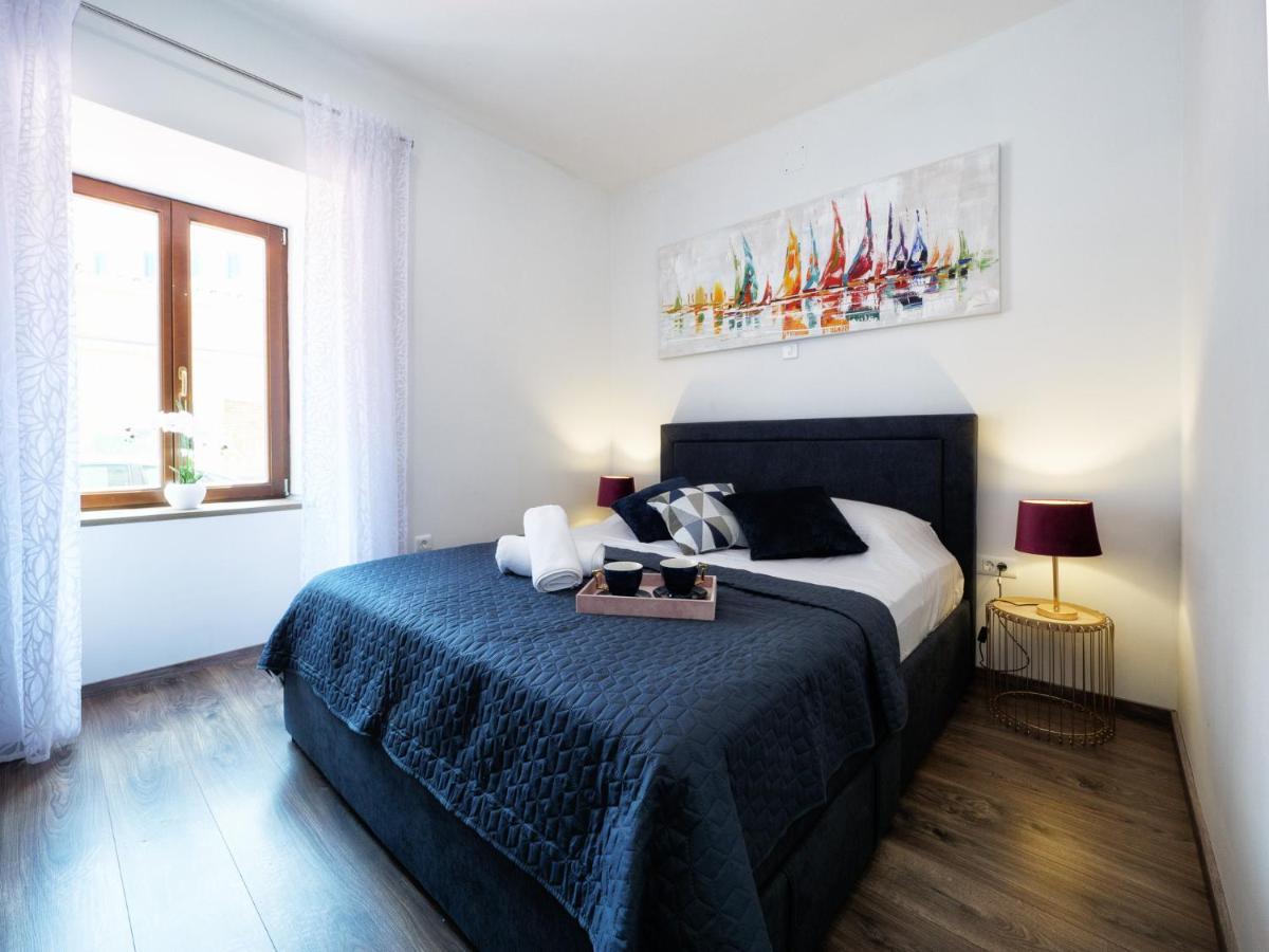 Arena Delight Studio Apartments Пула Екстериор снимка