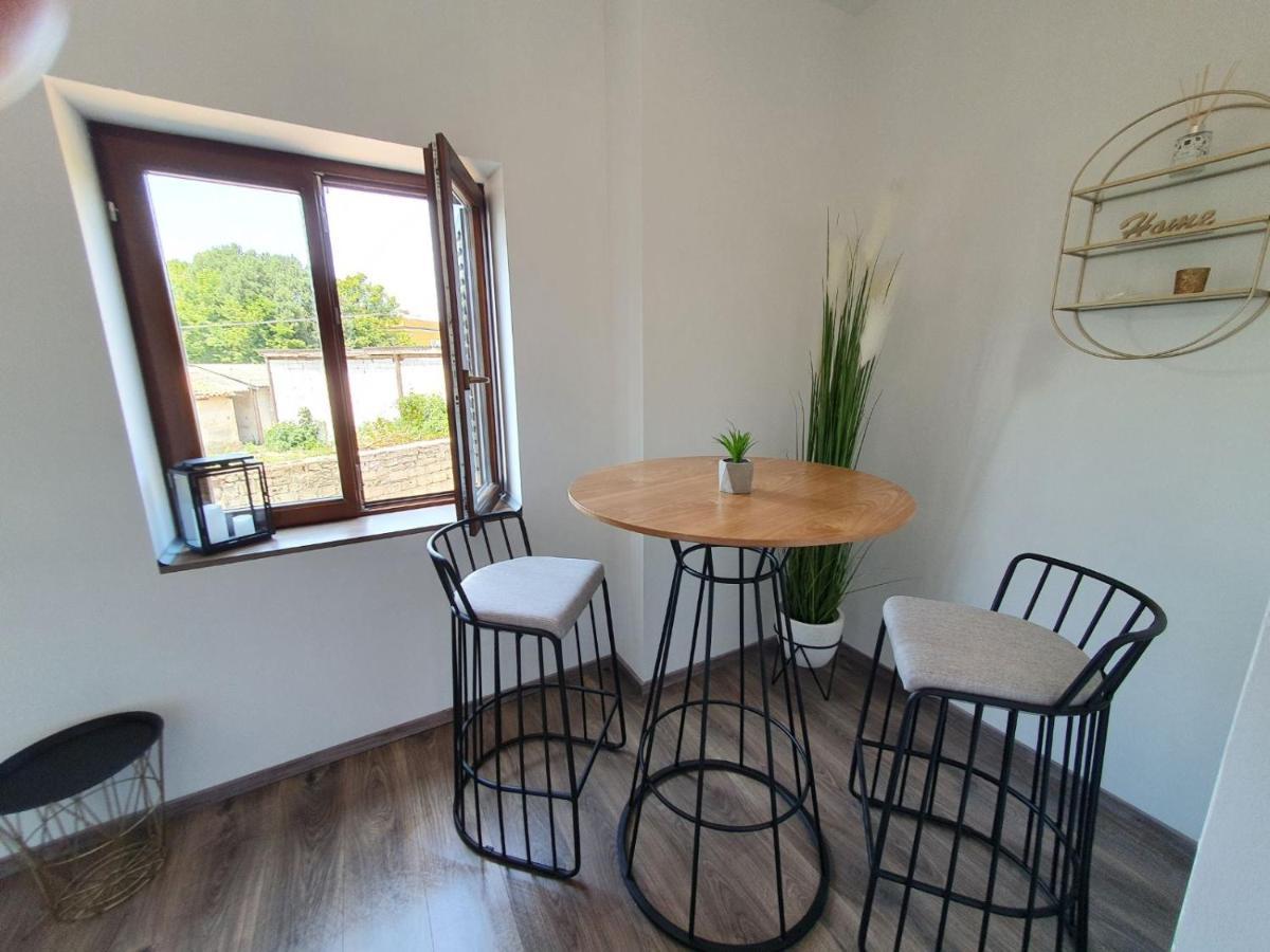 Arena Delight Studio Apartments Пула Екстериор снимка