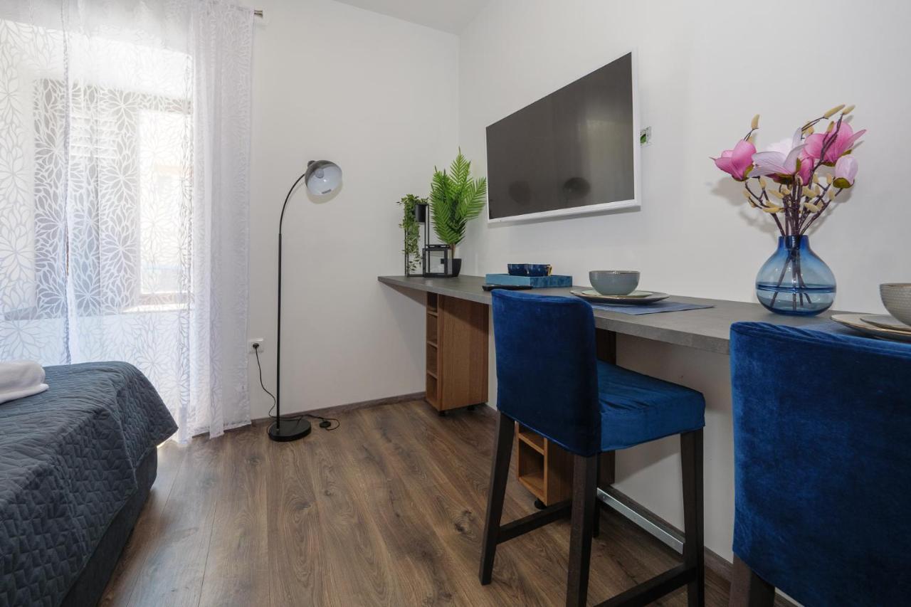 Arena Delight Studio Apartments Пула Екстериор снимка