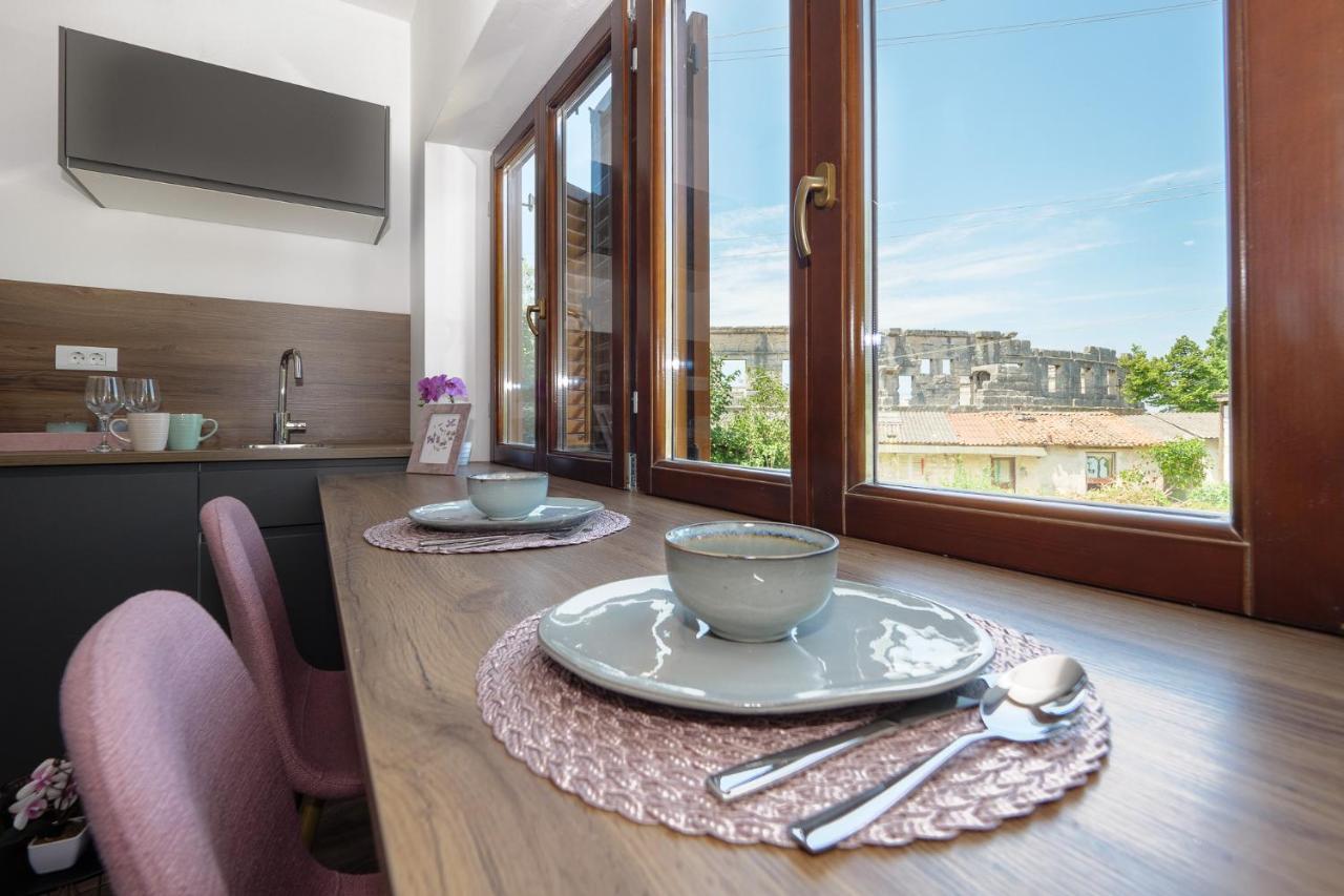 Arena Delight Studio Apartments Пула Екстериор снимка