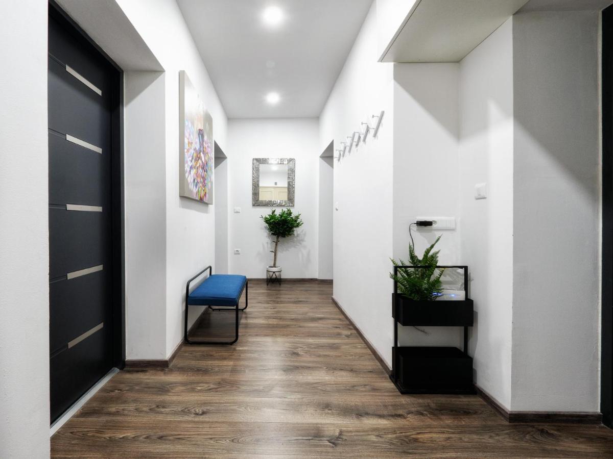 Arena Delight Studio Apartments Пула Екстериор снимка