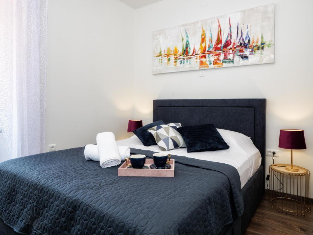 Arena Delight Studio Apartments Пула Екстериор снимка