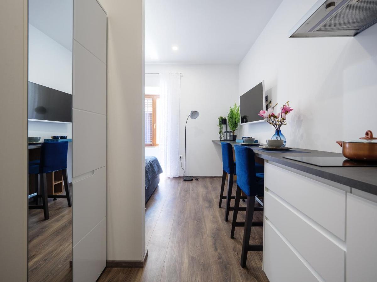 Arena Delight Studio Apartments Пула Екстериор снимка