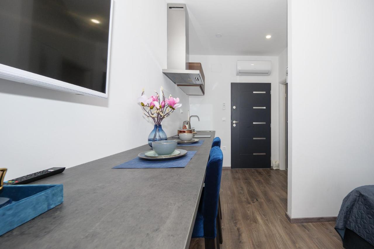 Arena Delight Studio Apartments Пула Екстериор снимка
