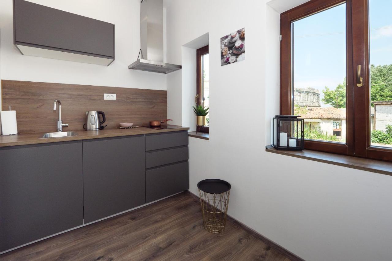 Arena Delight Studio Apartments Пула Екстериор снимка